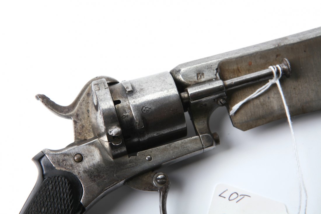 Pistol with knife. — image 4