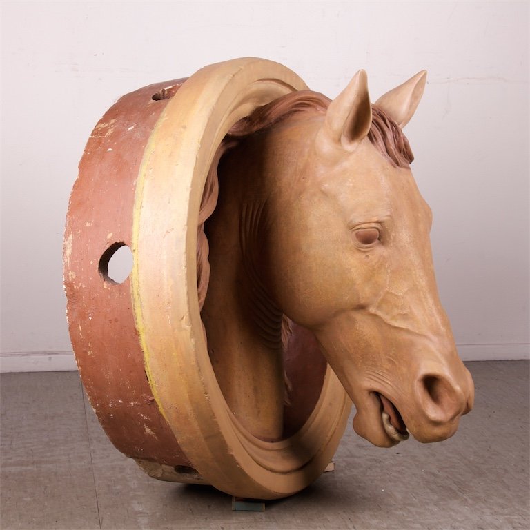Huge wooden horse head. — image 2