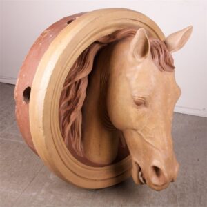 Huge wooden horse head. — image 3