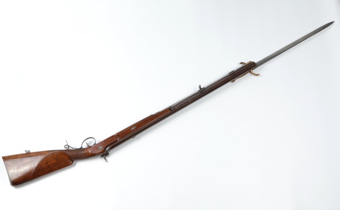 Hunting gun with bayonet. — image 2