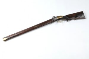 Hunting double barrel gun. — image 2