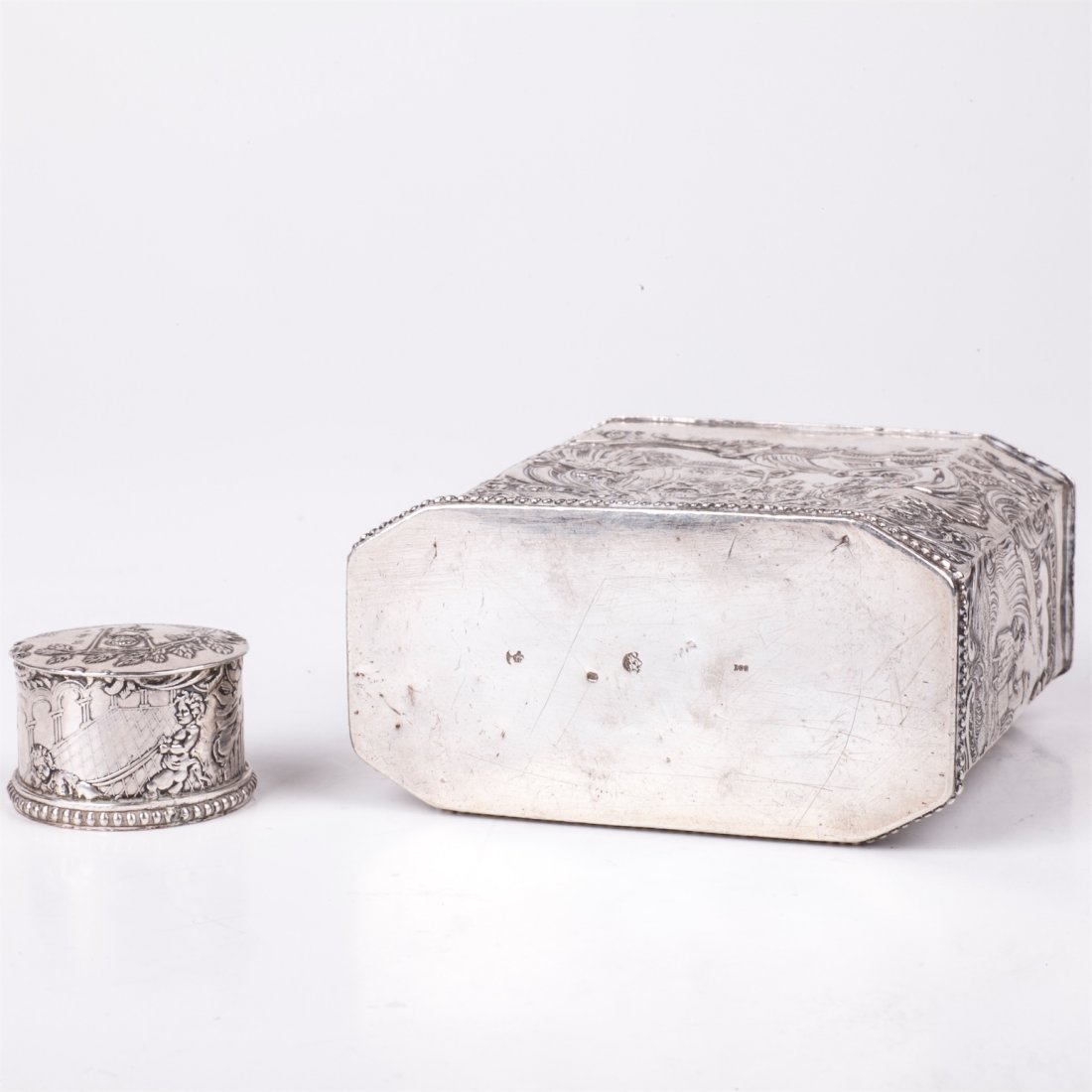 Antique silver tea box with engravings — image 4