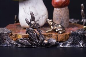 Decorative silver-gilt, hardstone carving table — image 3