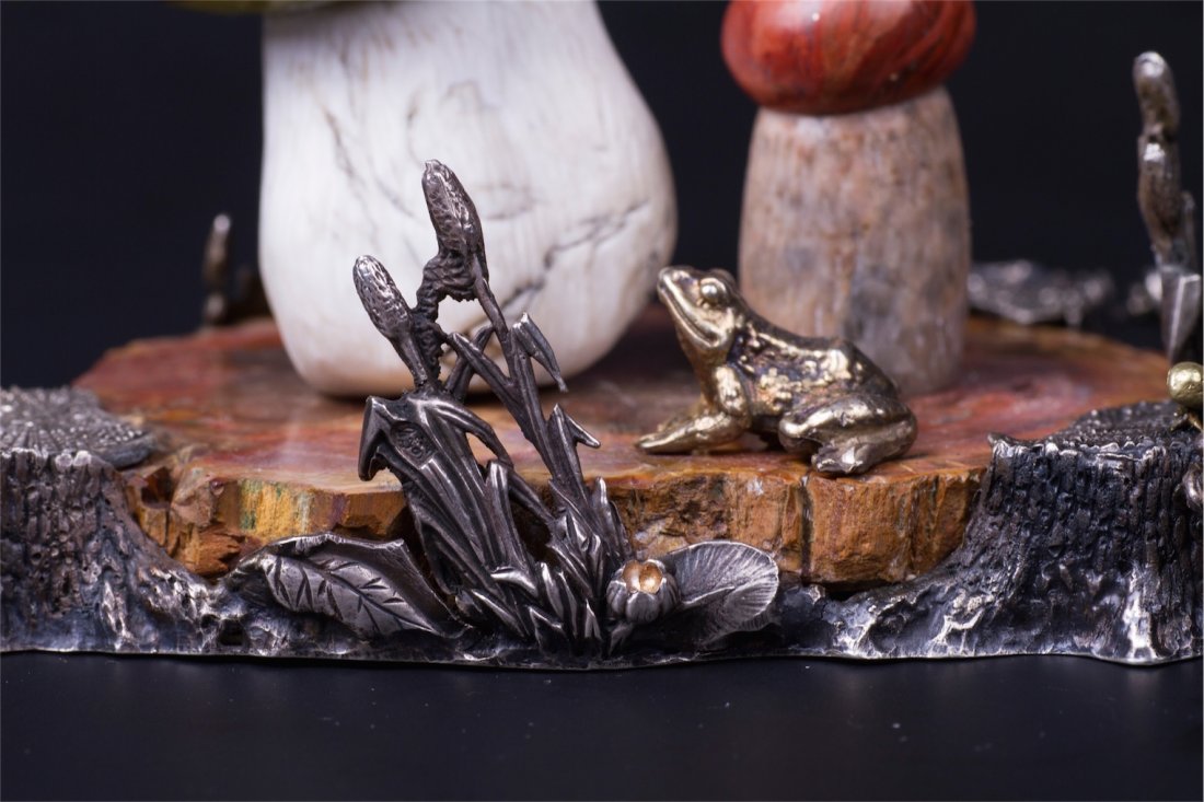 Decorative silver-gilt, hardstone carving table — image 3