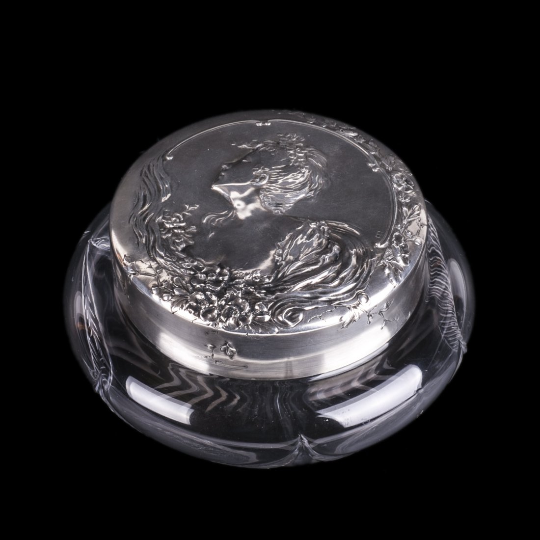 Art nouveau candy bowl with the silver lid and signed — image 1