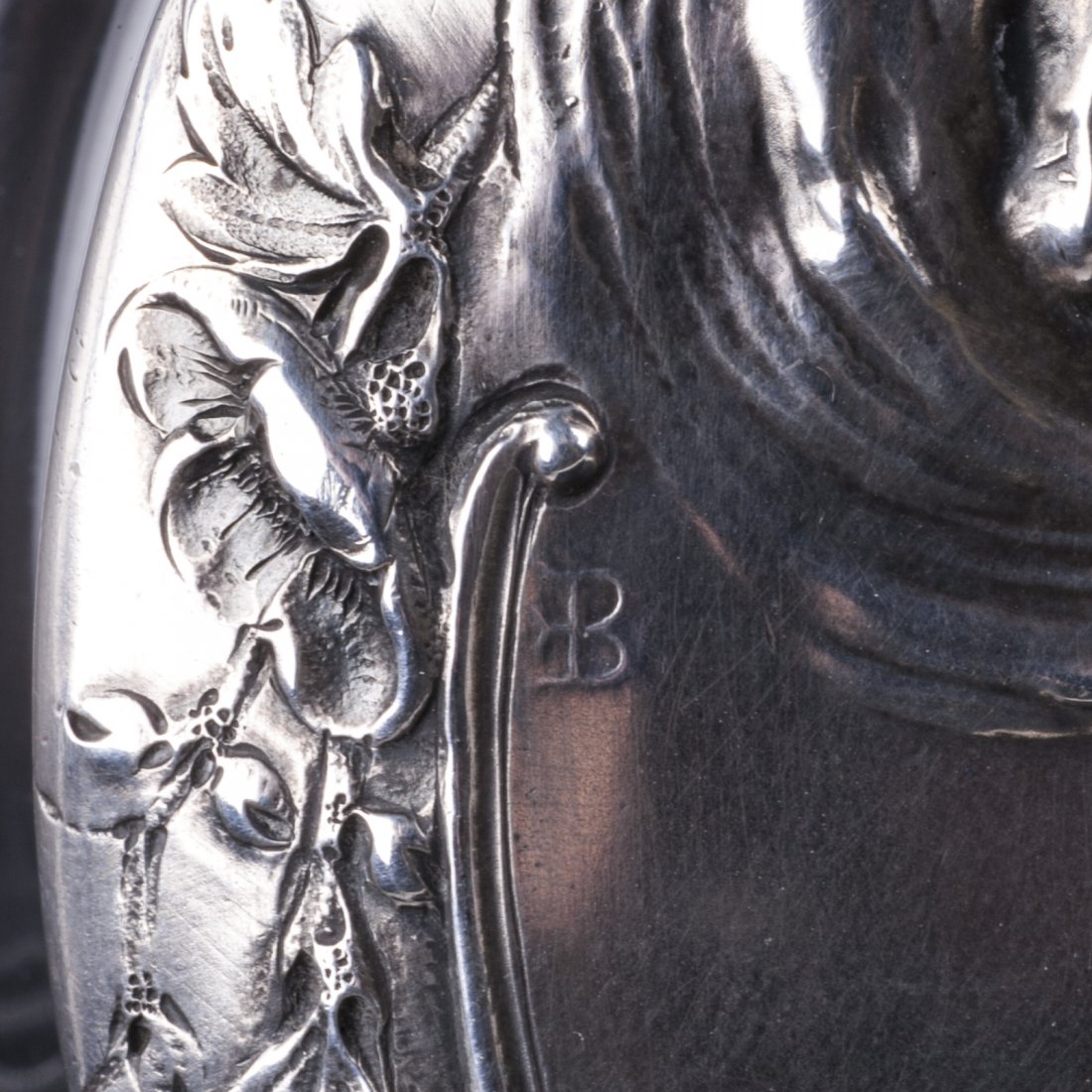 Art nouveau candy bowl with the silver lid and signed — image 3