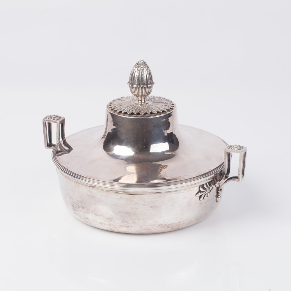 Silver vegetable dish. — image 1