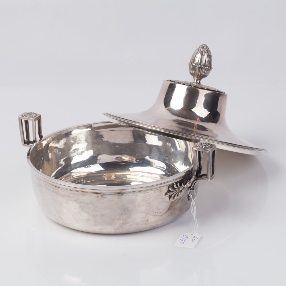 Silver vegetable dish. — image 3