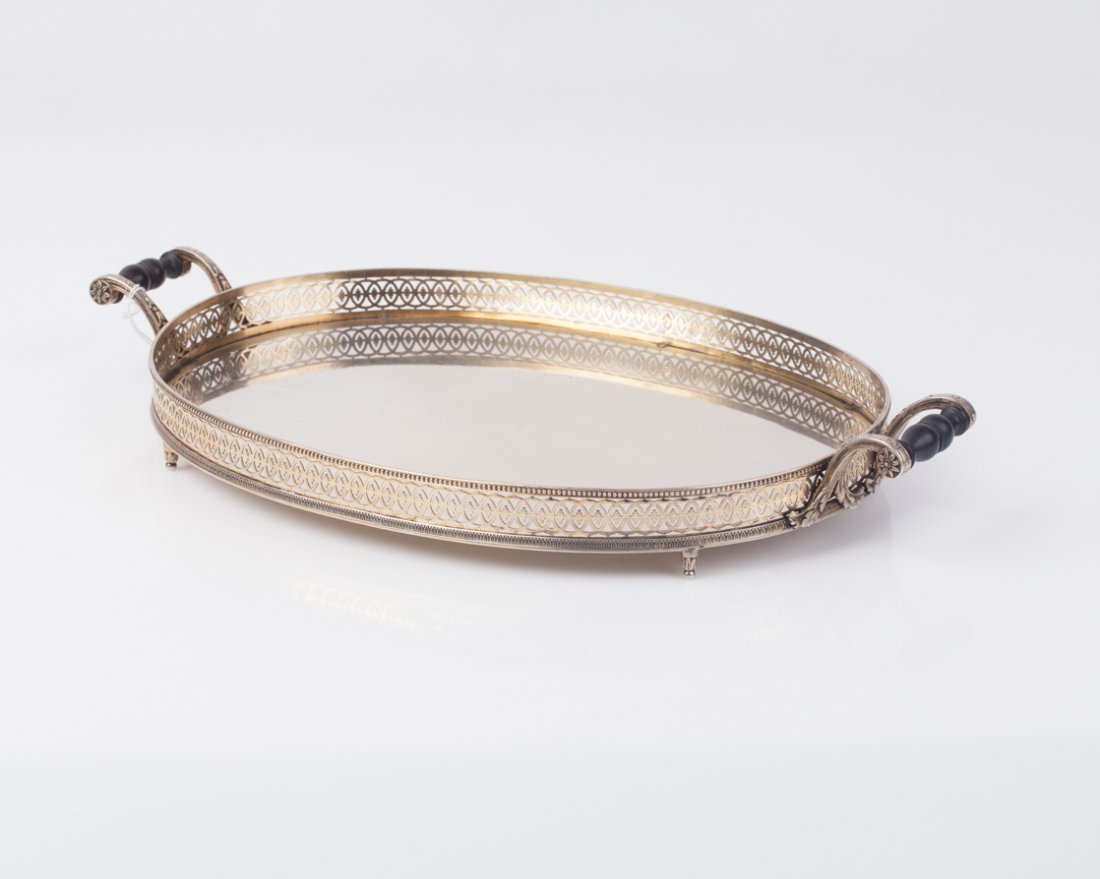 Silver serving tray. — image 2