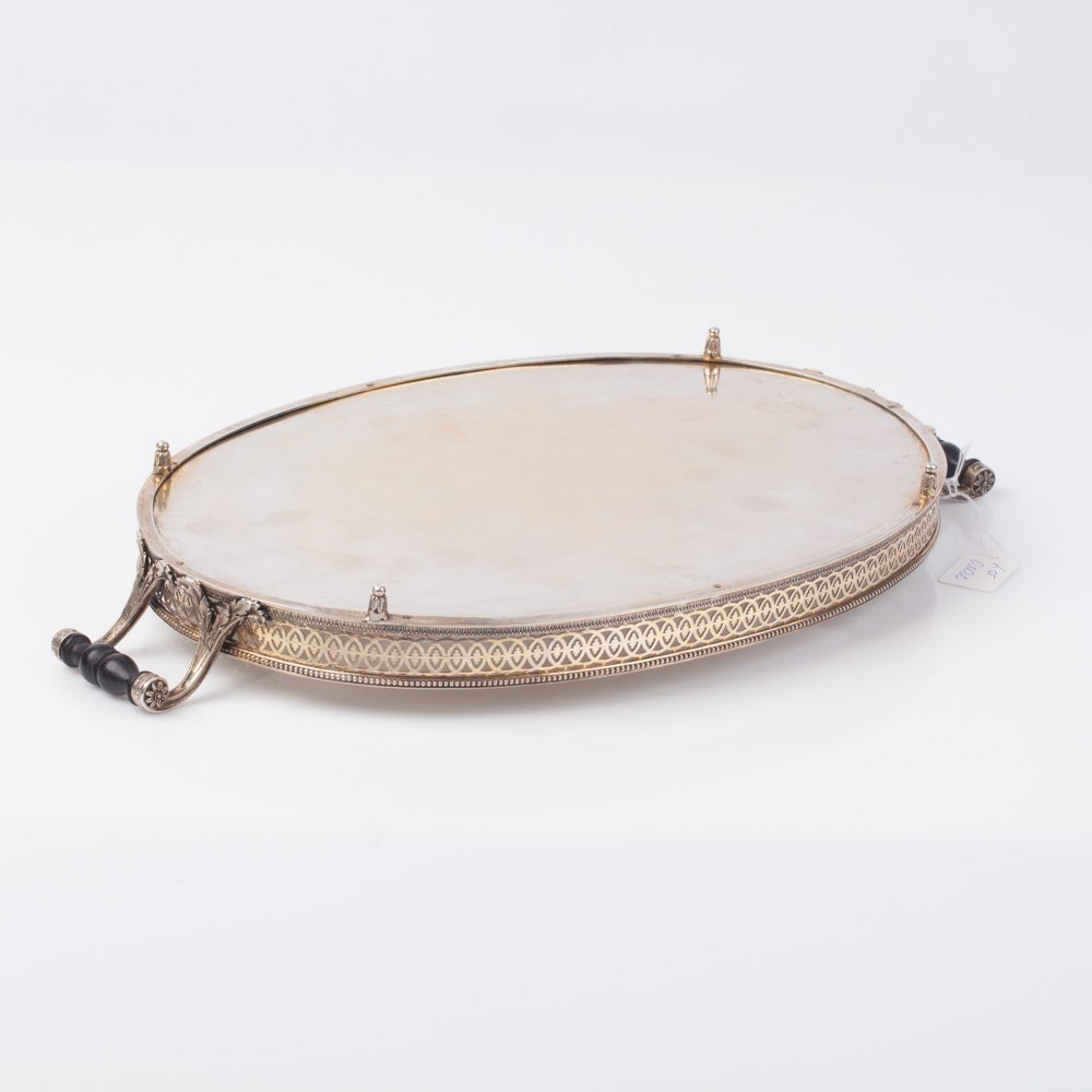 Silver serving tray. — image 5