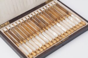 Set of dessert knives. — image 4