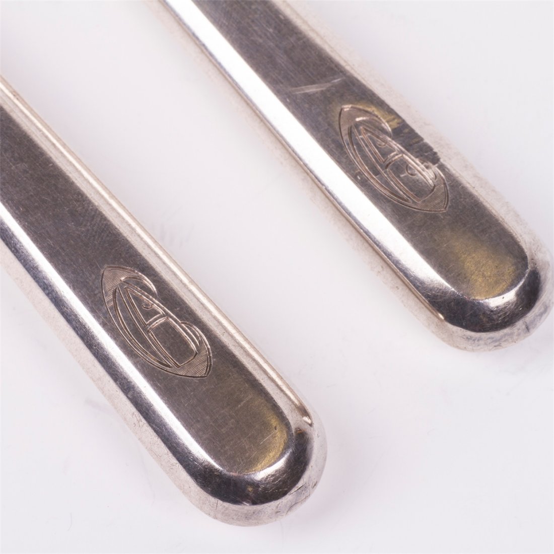 Two Russian silver and engraving fish forks. P. — image 3