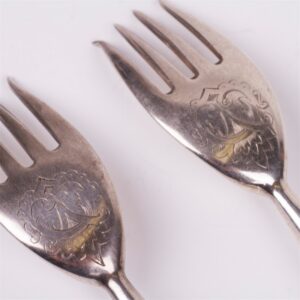 Two Russian silver and engraving fish forks. P. — image 5
