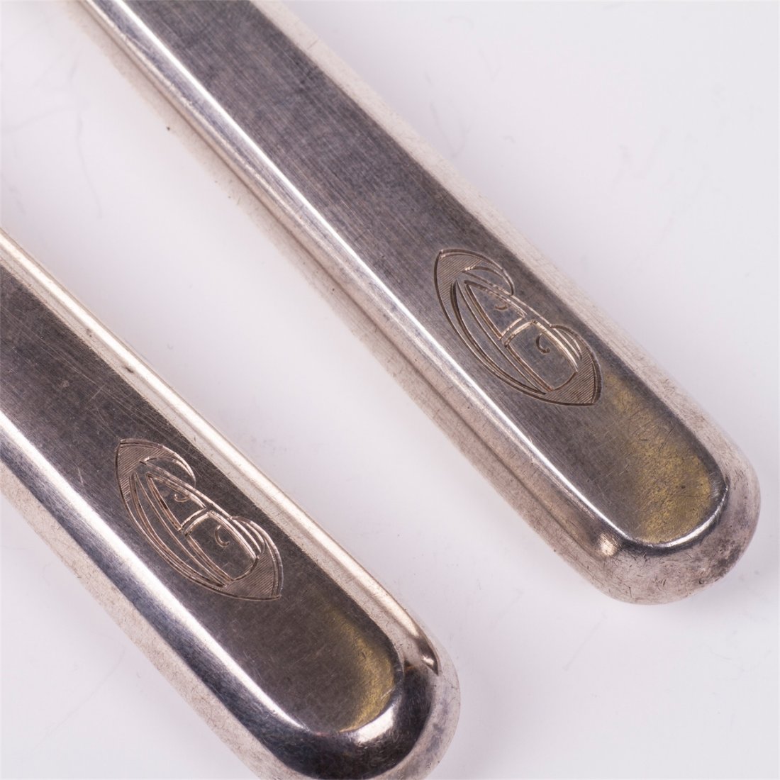 Two Russian silver and engraving fish forks. P. — image 3