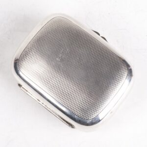 Silver cigarette case with engravings — image 2