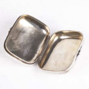 Silver cigarette case with engravings — image 3