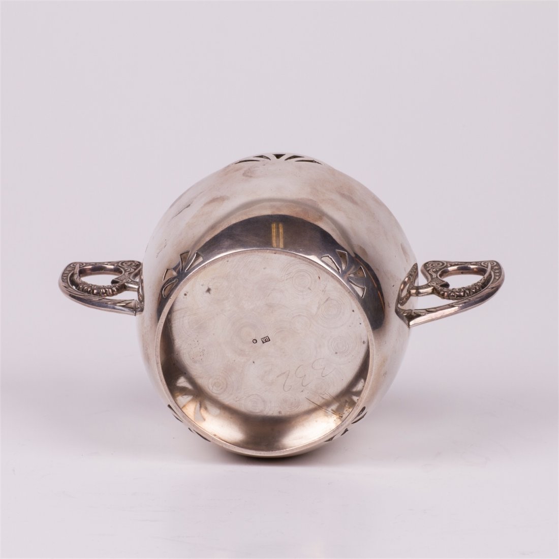 Russian silver Art nouveau bowl with handles — image 3