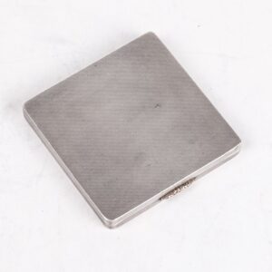 Vintage silver powder case with gold encrust — image 2