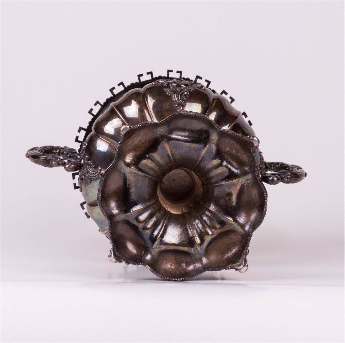 Russian silver vase in rococo style — image 4