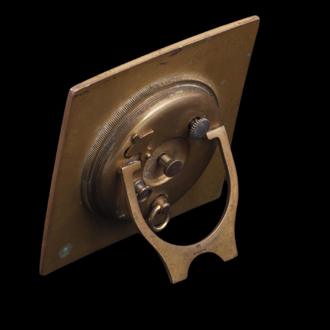 Swiss desk clock with alarm — image 3