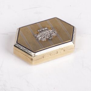 Small 18K gold and enamel box for pills with diamonds — image 3