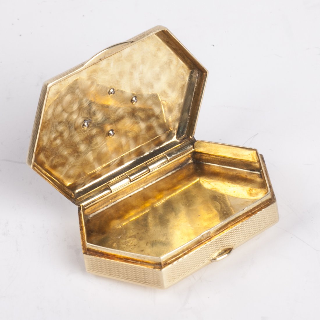 Small 18K gold and enamel box for pills with diamonds — image 4