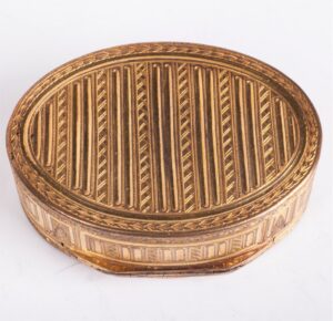 Antique French gilded bronze box — image 3