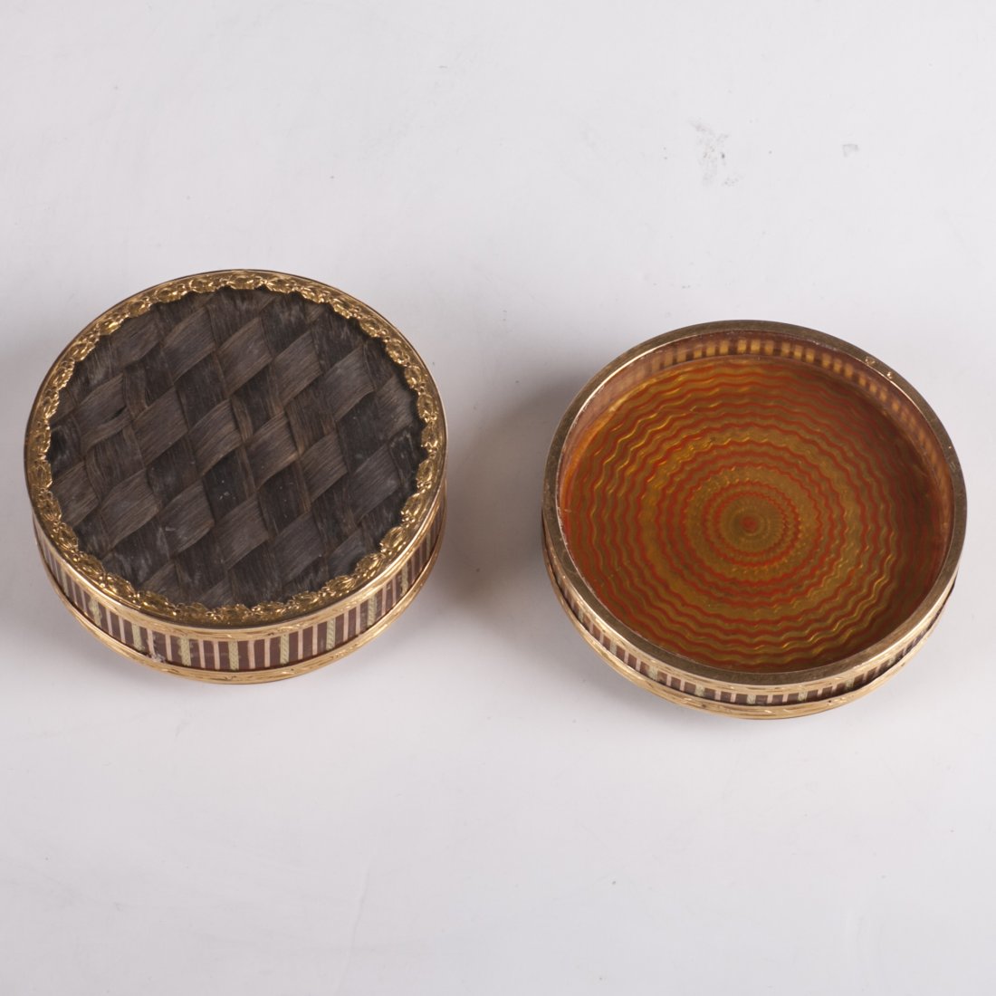Antique 18K gold tortoise shell jewelry box — image 4