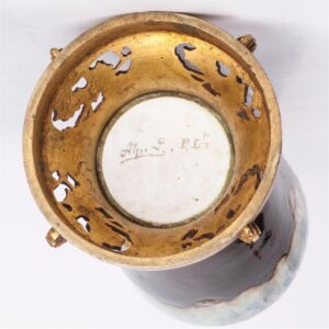 Antique French porcelain vase with bronze inserts — image 4