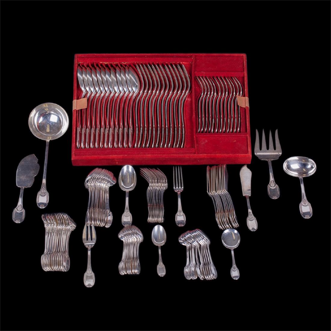 Antique silver serving set of 135 pieces — image 1