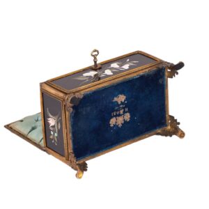 Late 19th century Italian Pietra dura casket — image 6