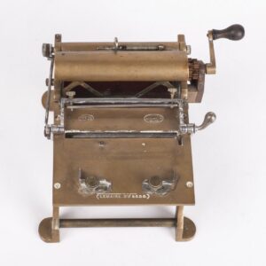Antique French cigarette rolling machine — image 2