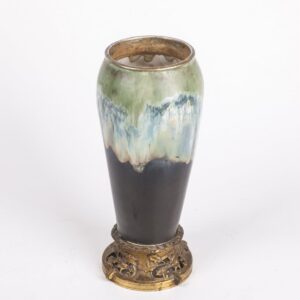 Antique French porcelain vase with bronze inserts — image 2