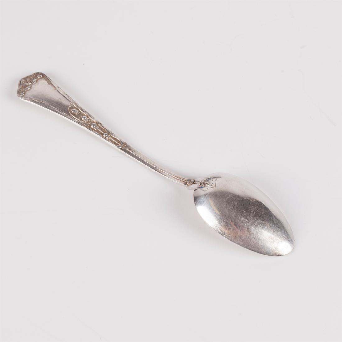 Antique silver set of 12 tea spoons in a wooden box — image 3