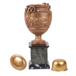 Impressive Italian bronze vase by B. Bochetti — image 3