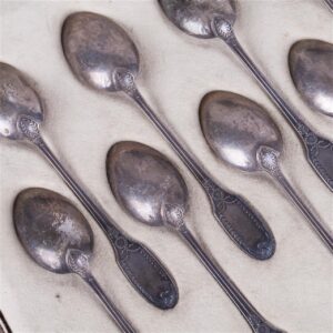 Antique French silver set of 12 tea spoons in a box — image 3