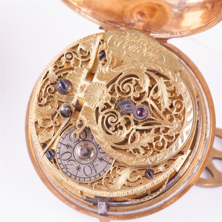 A Gold Repousse Pair case watch, signed Pasteur. — image 5