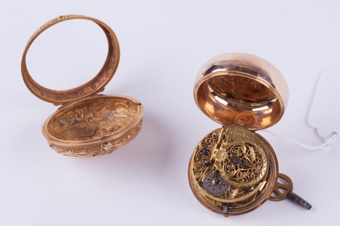 A Gold Repousse Pair case watch, signed Pasteur. — image 6