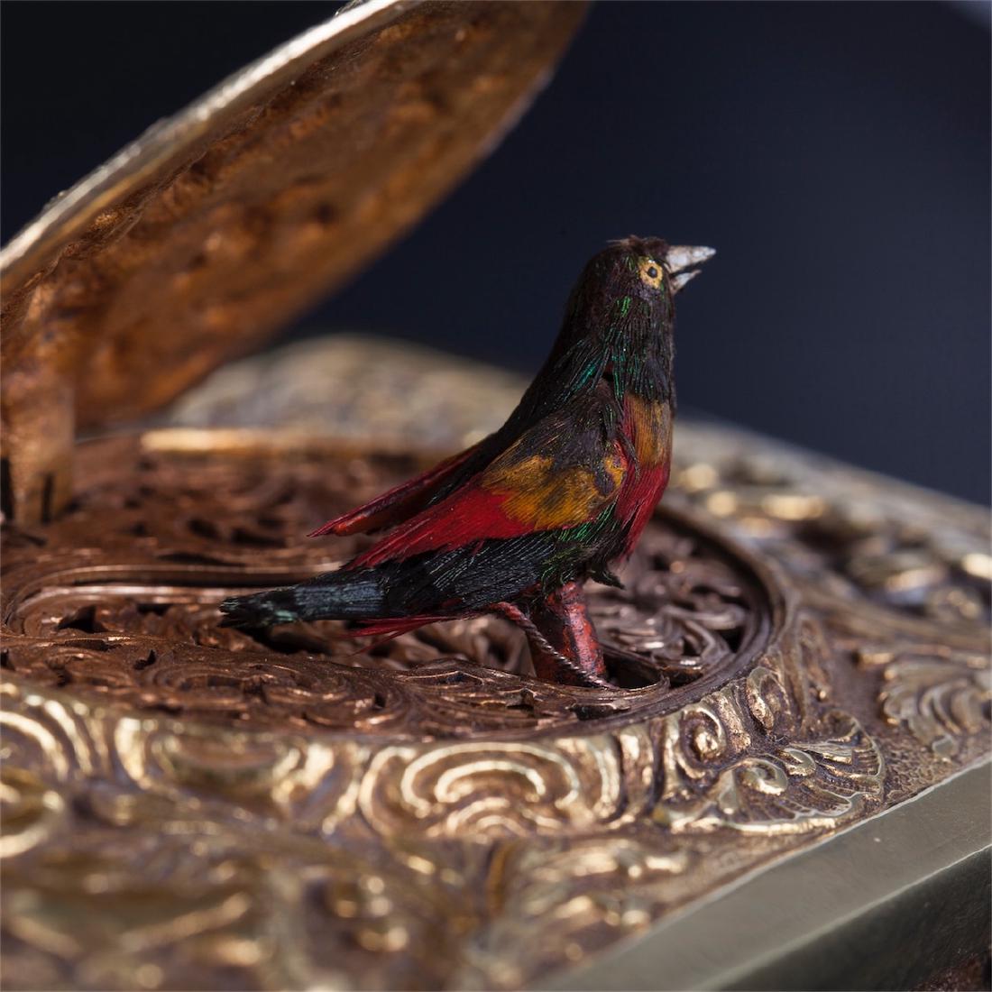 Antique music box with singing bird — image 6