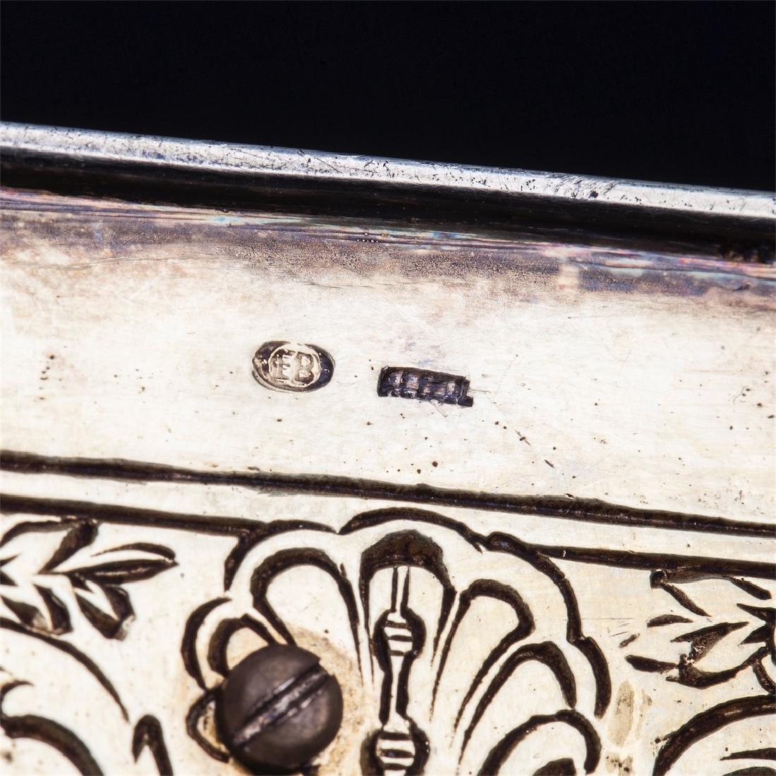 Antique music box with singing bird — image 7