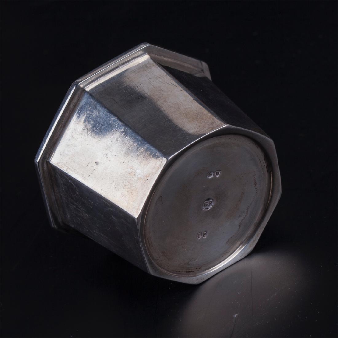 Fine English sterling silver bouillotte — image 7