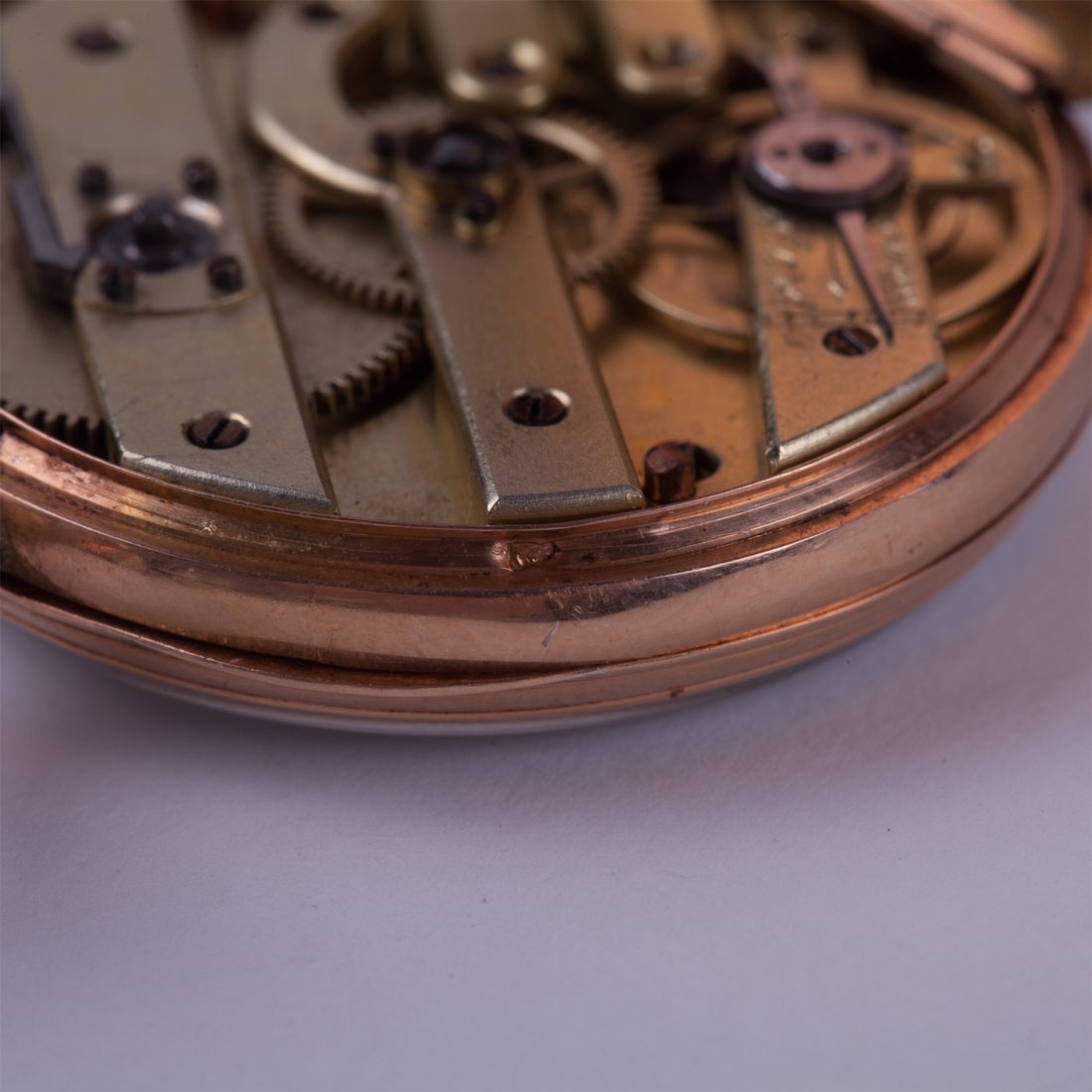 Open face gold pocket watch witch key. — image 5