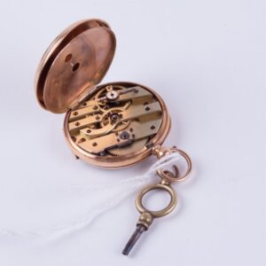 Open face gold pocket watch witch key. — image 7