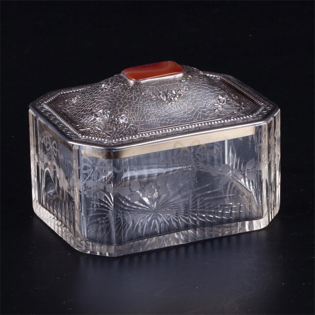 Silver mounted glass jewelry box with cornelian stone — image 2