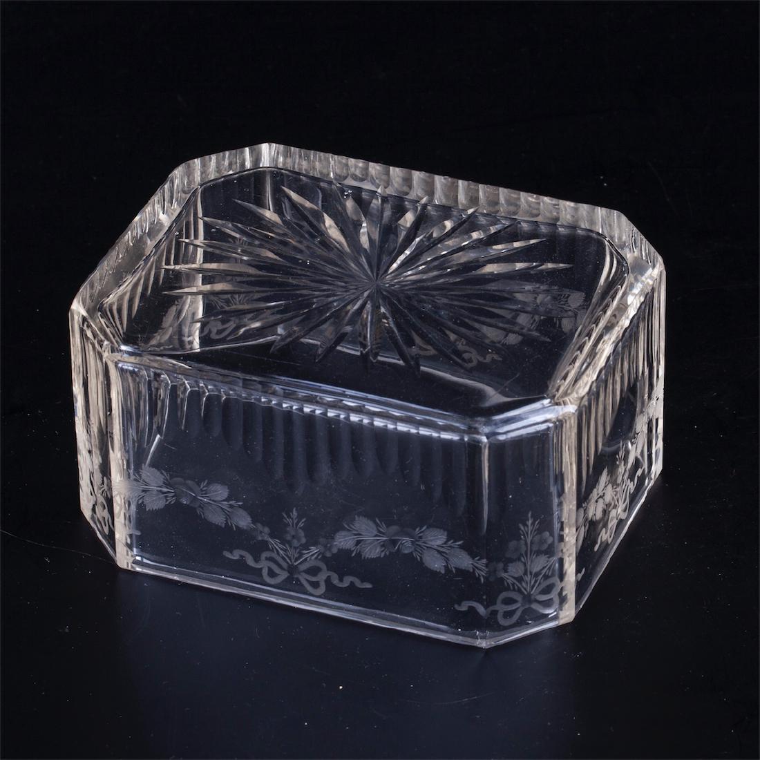 Silver mounted glass jewelry box with cornelian stone — image 6
