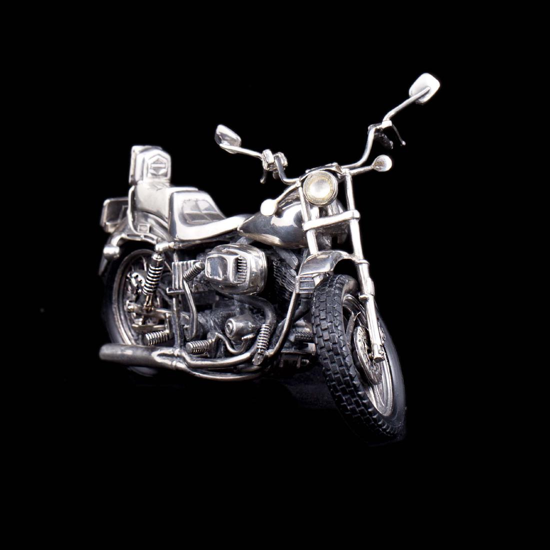 Model of silver bike by Medusa Ora — image 3
