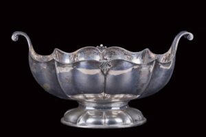 Huge antique silver fruit bowl — image 1