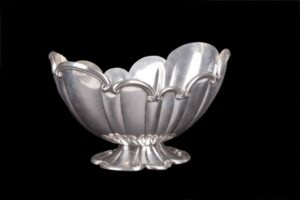 Italian massive silver fruit bowl with a tray — image 4