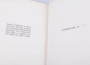 Kamasutra book in a green velvet case — image 4