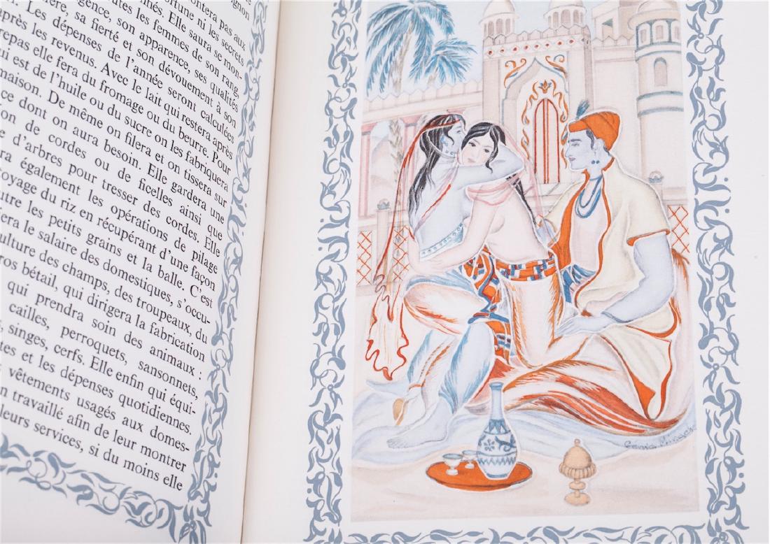 Kamasutra book in a green velvet case — image 5